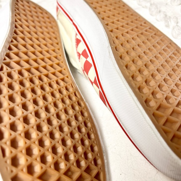 Vans Slip On Checkerboard, Red and off-white - Picture 5 of 8